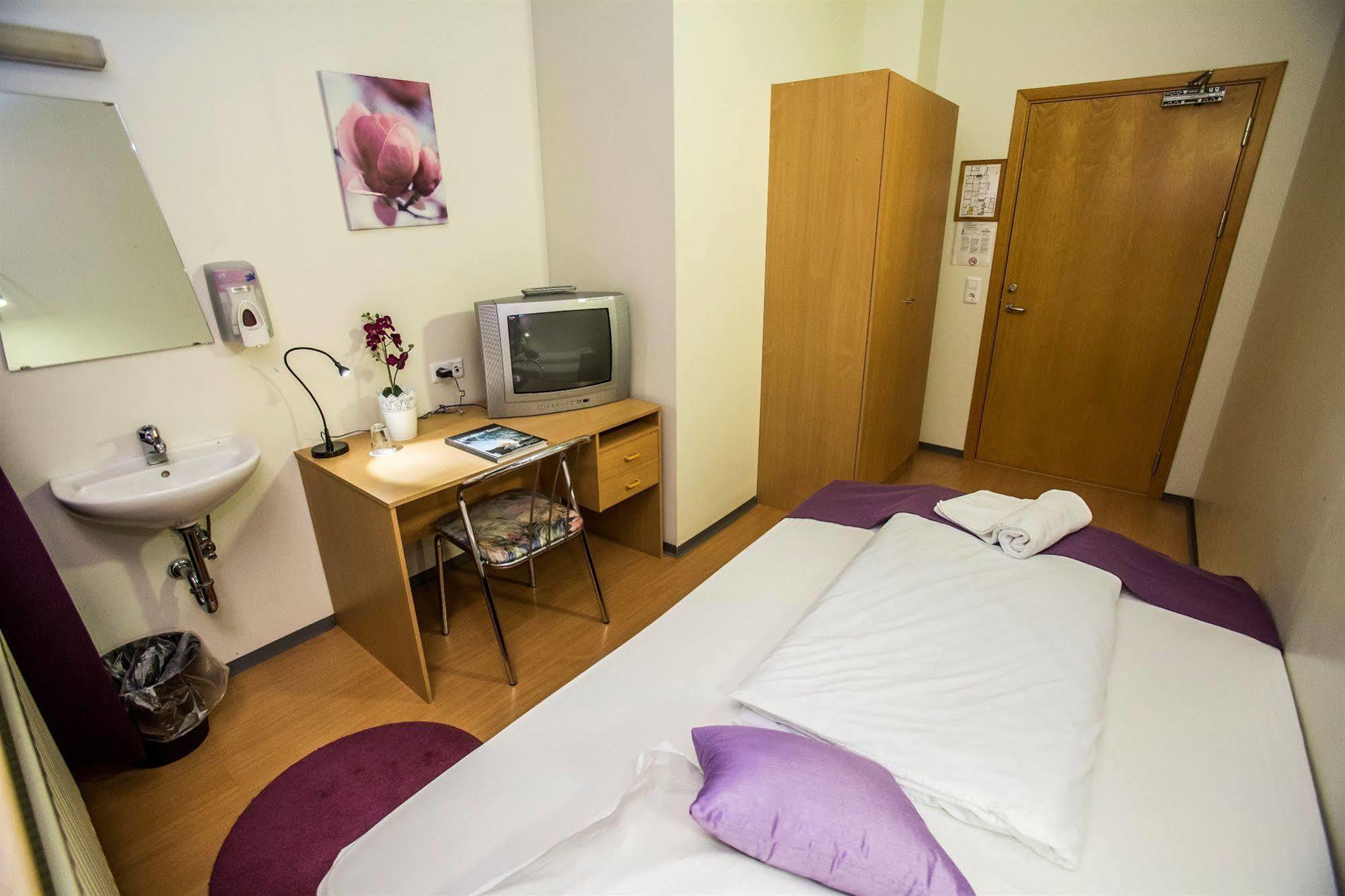 Capital-Inn Hostel Reykjavík Zewnętrze zdjęcie